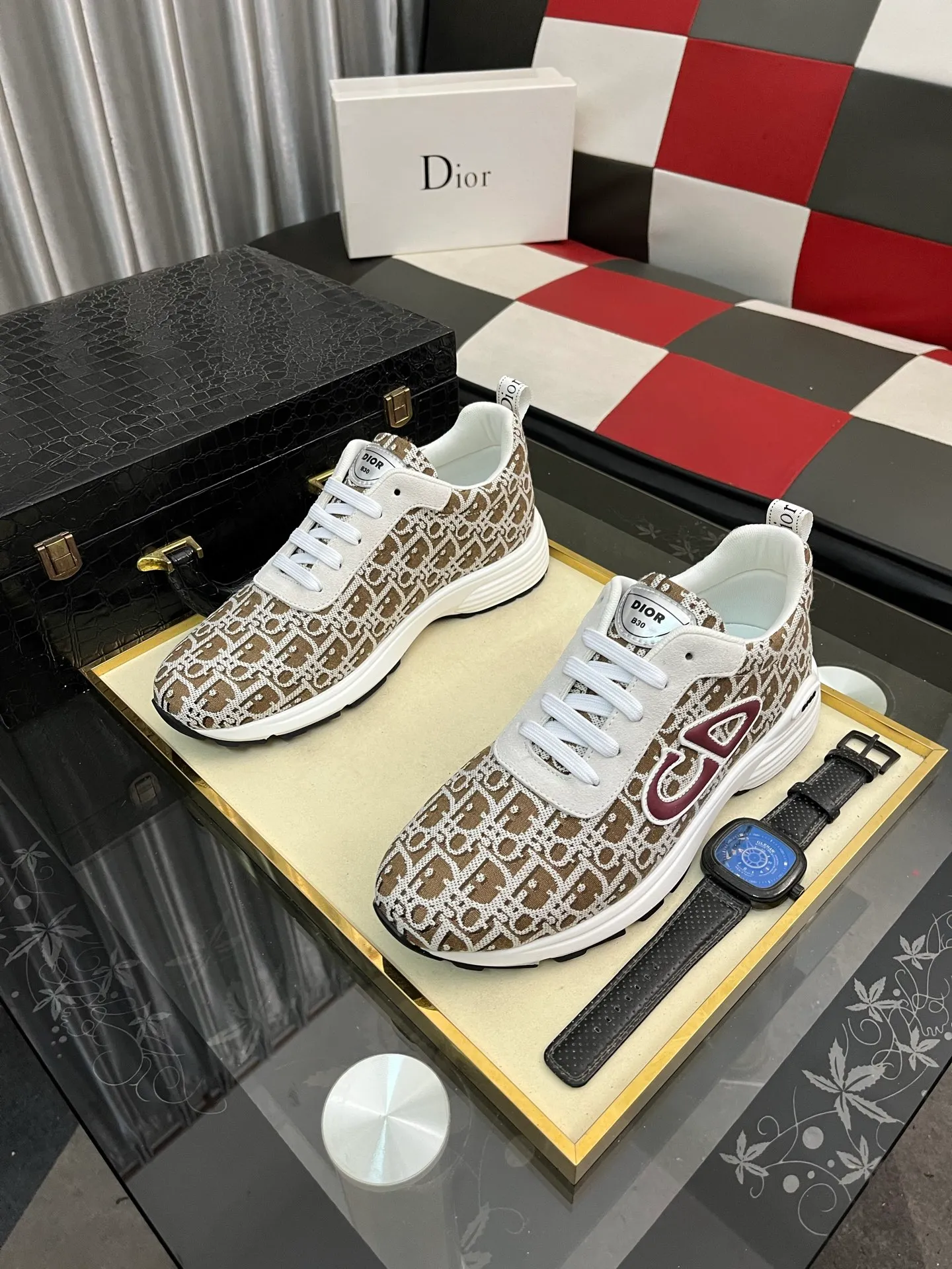 Men's Men's Shoes 💰440⌚️⌚️[Dior] Dior's new casual men's shoes are launched in Hong Kong counters. Official website 1:1 production. Original Italian materials. Designed by European and American masters. Perfect shape to create counter quality. Solid color rubber wear-resistant outsole and classic dazzling head! Super versatile and very comfortable. High-end without losing taste, fashionable and novel! ! Absolute focus! Code number: 38-445️⃣Colors available